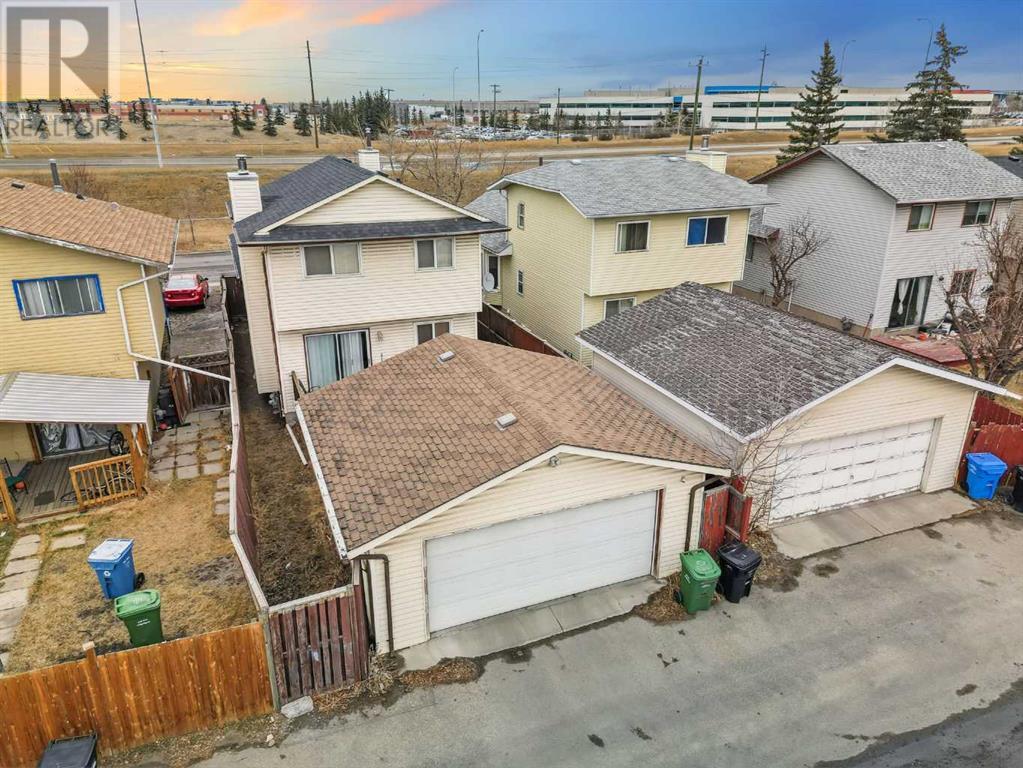 Property at 336 Whitworth Way NE image 2