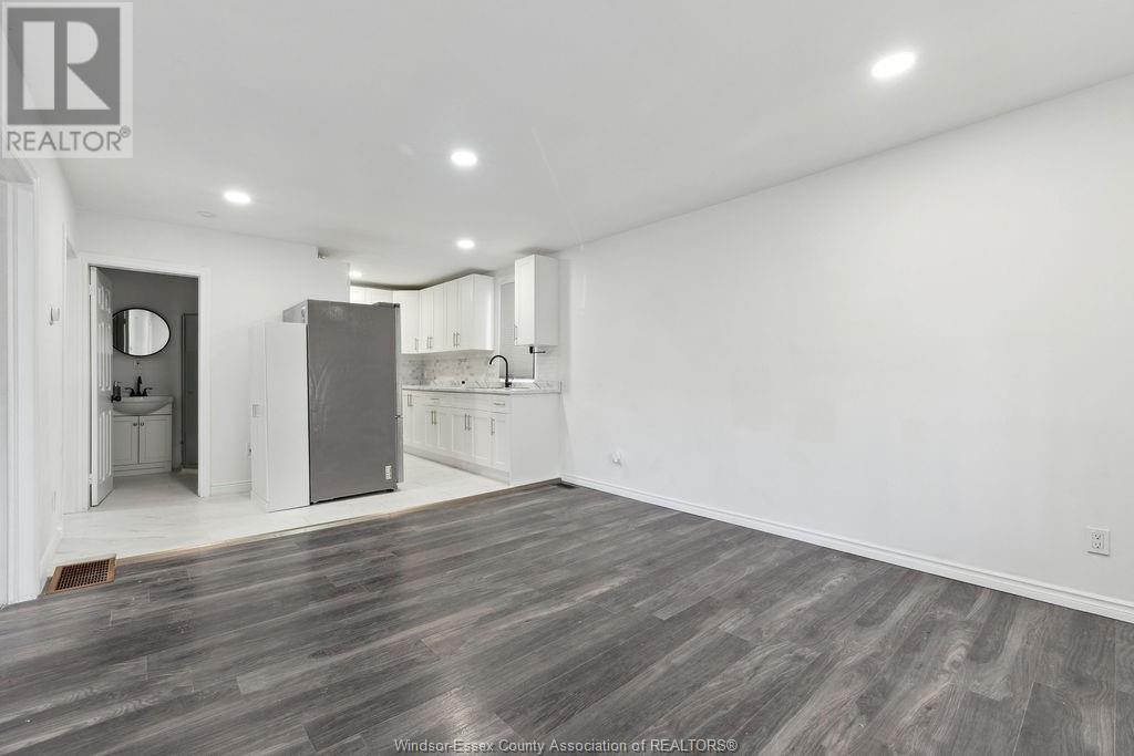 Property at 537 MARENTETTE AVENUE image 4