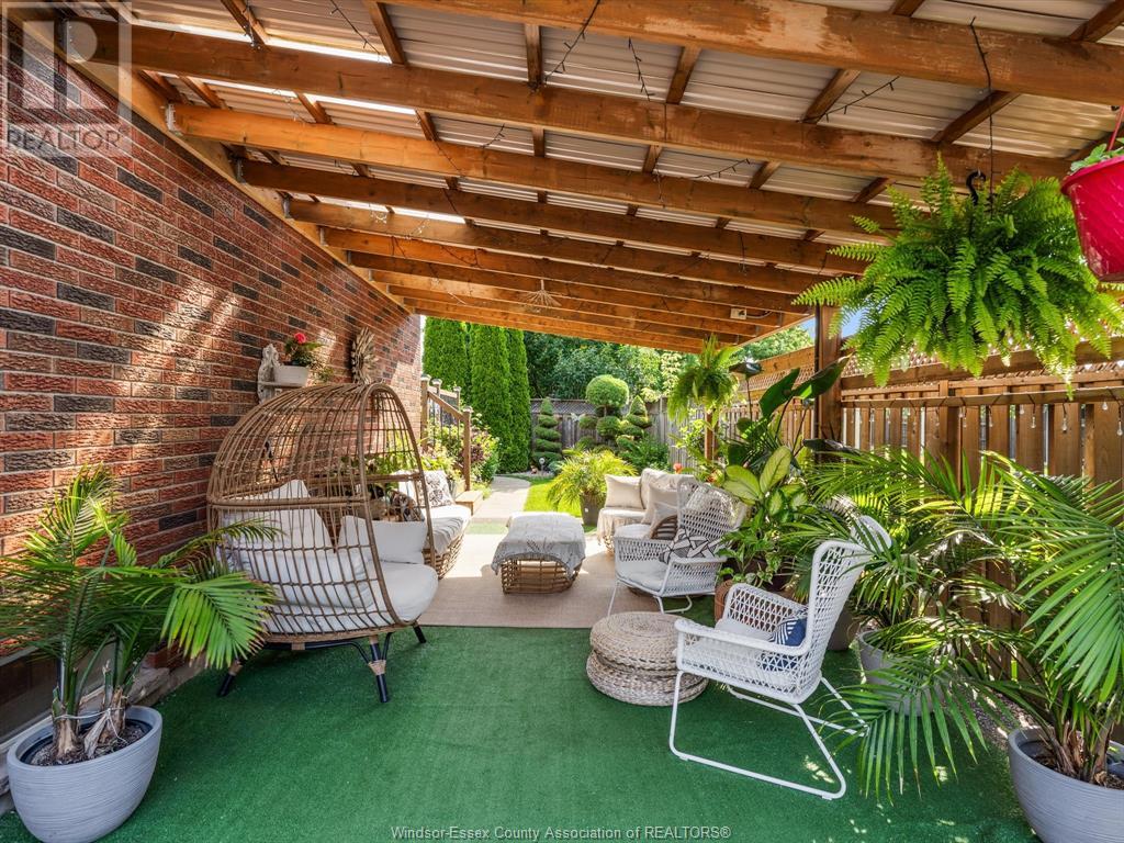 Property at 2950 LAUZON image 3