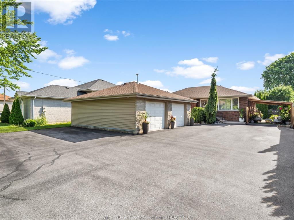 Property at 2950 LAUZON image 5