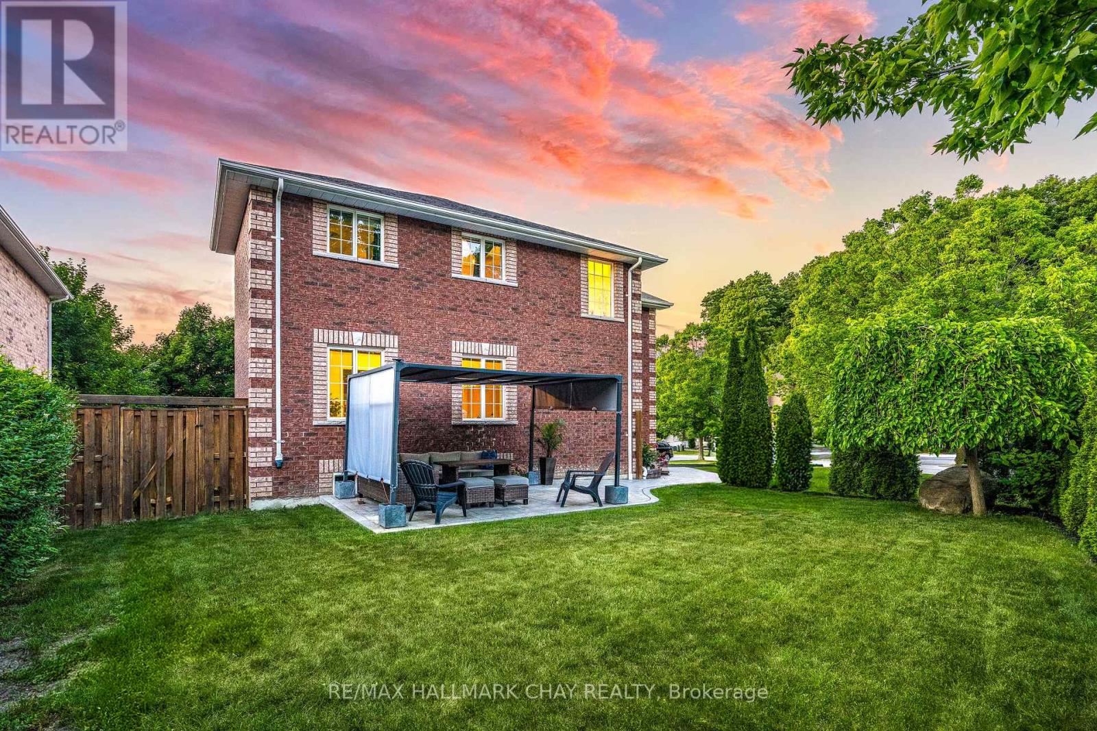 Property at 28 BLOOM CRESCENT image 2