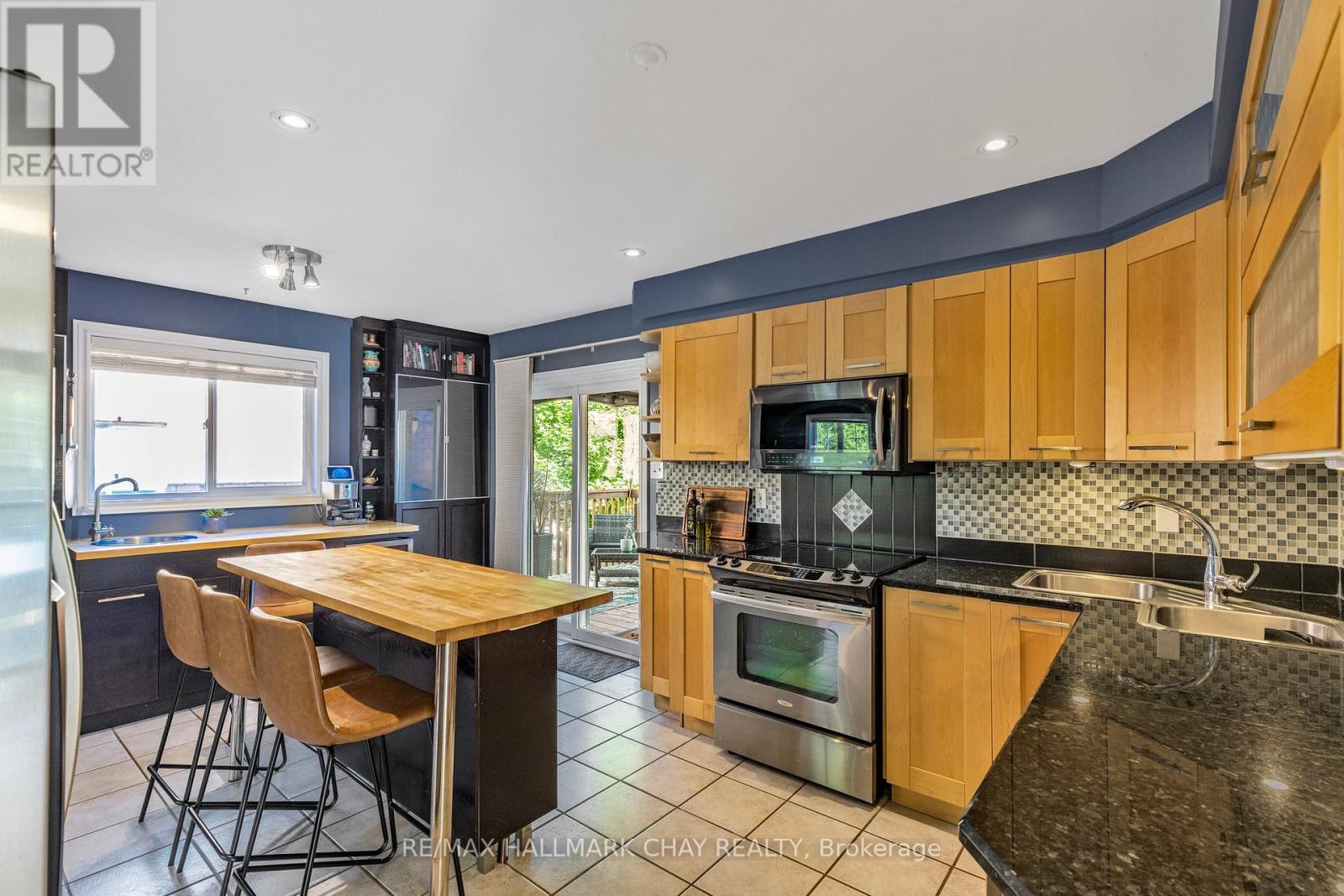 Property at 28 BLOOM CRESCENT image 5