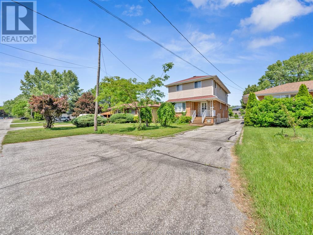 Property at 2690 TOURANGEAU ROAD image 4