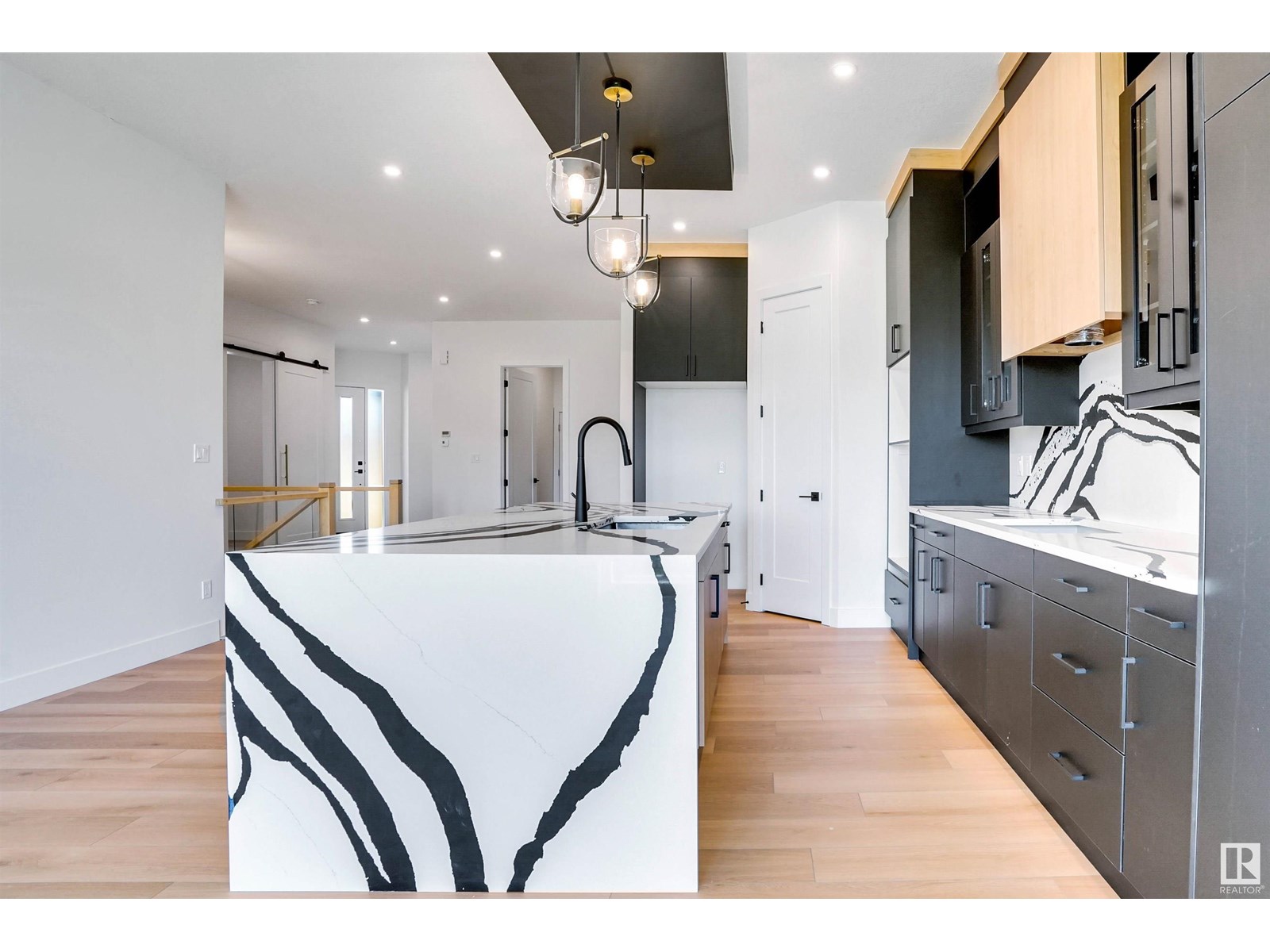 Property at 27 ROSEWOOD WY image 3