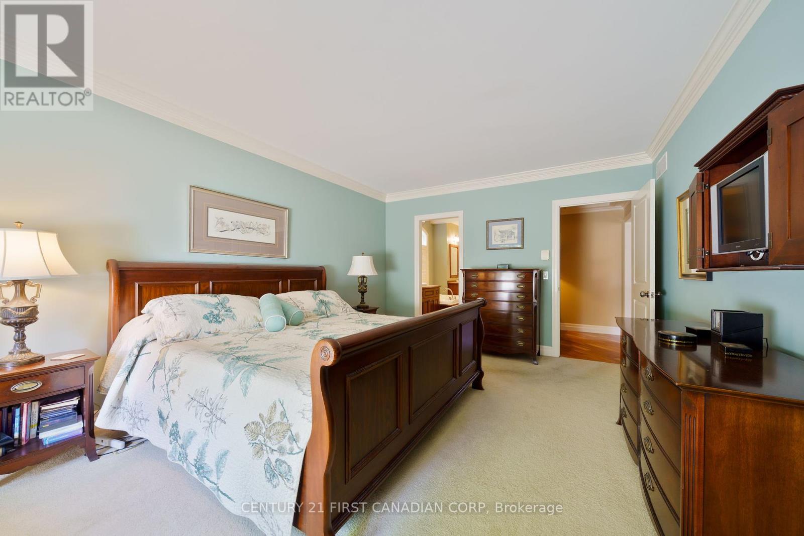 2091 Valleyrun Boulevard, London North, Ontario  N6G 5M7 - Photo 24 - X12244291