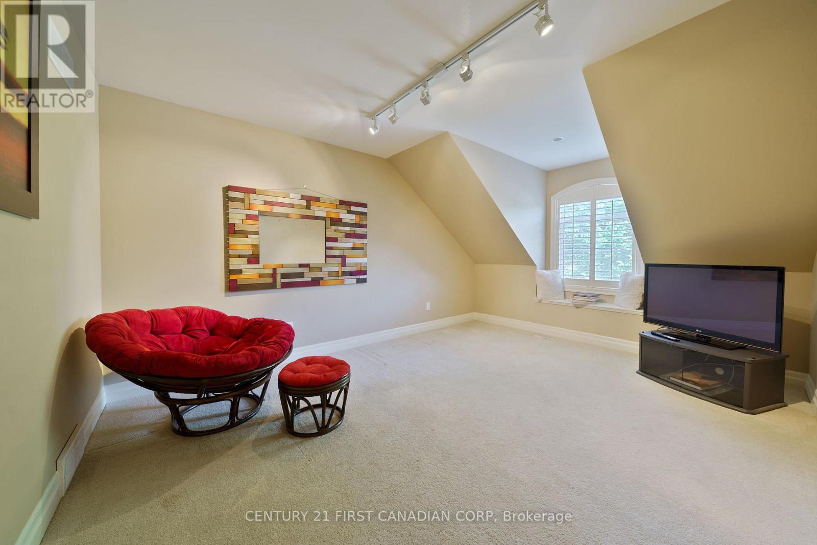 2091 Valleyrun Boulevard, London North, Ontario  N6G 5M7 - Photo 32 - X12244291