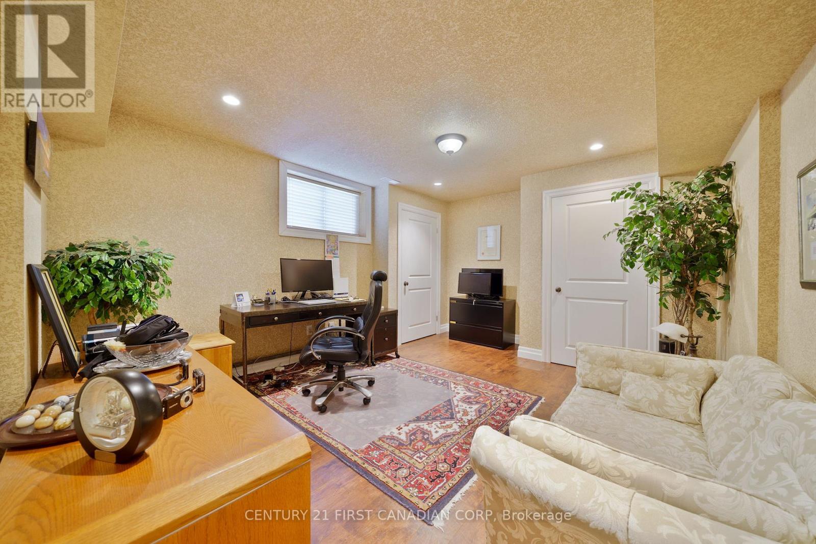 2091 Valleyrun Boulevard, London North, Ontario  N6G 5M7 - Photo 38 - X12244291