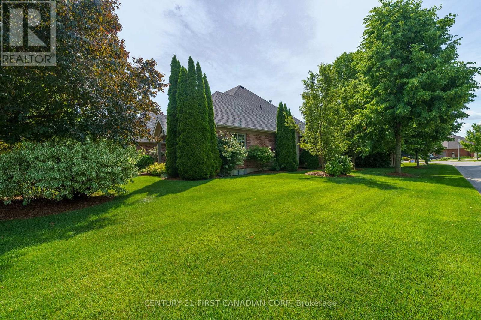 Property at 2091 VALLEYRUN BOULEVARD image 5