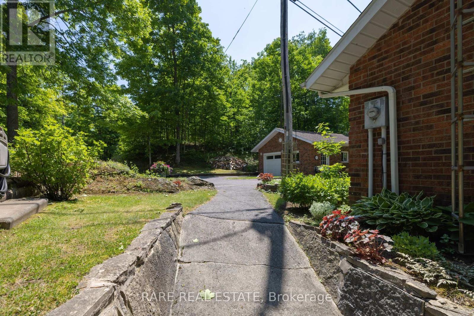 1047 Country Lane, Frontenac, Ontario  K0H 2P2 - Photo 15 - X12098332