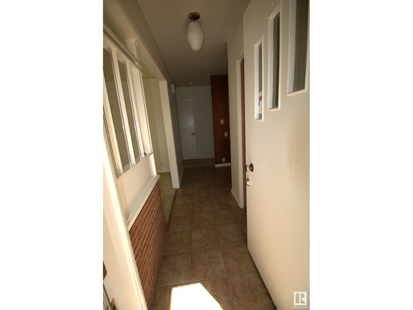 Property at 12411 89 ST NW image 2