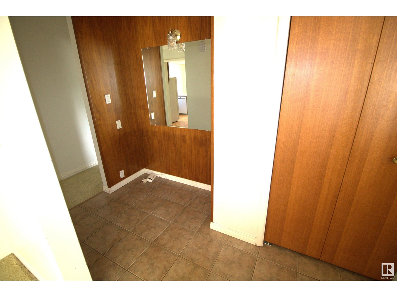 Property at 12411 89 ST NW image 3