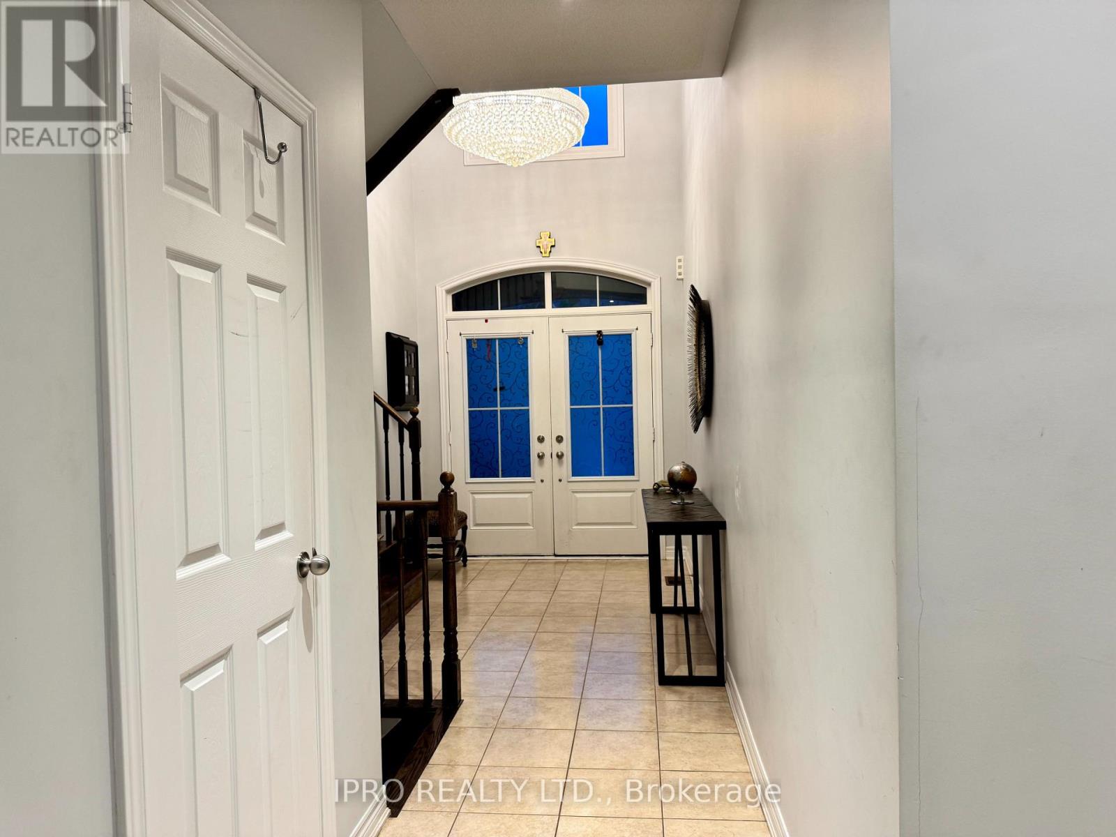 Property at 27 TYSONVILLE CIRCLE image 4