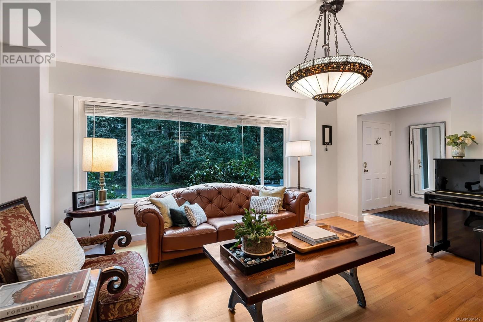 Property at 2901 Sea Point Dr image 5
