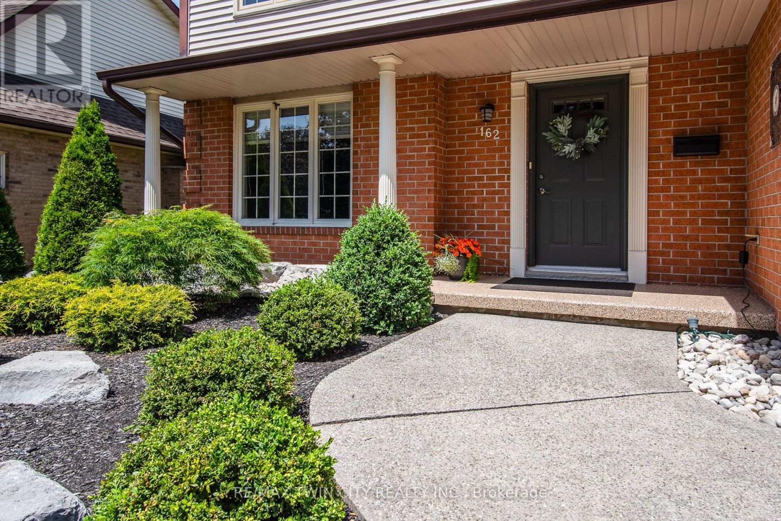 Property at 162 AMBLESIDE COURT image 2