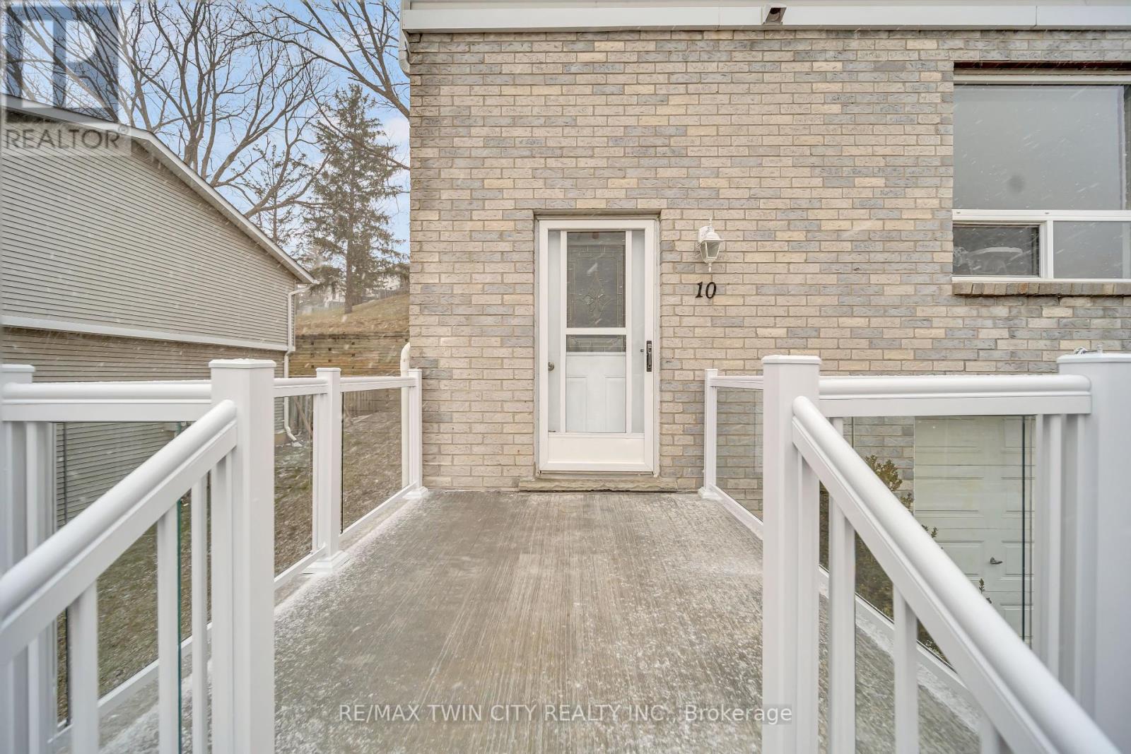Property at 10 - 648 DOON VILLAGE ROAD image 2
