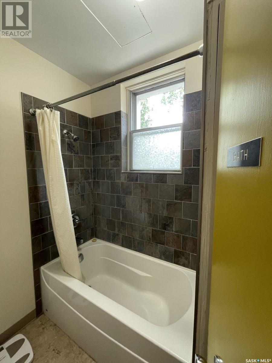 433 3rd Street E, Shaunavon, Saskatchewan  S0N 2M0 - Photo 29 - SK010705