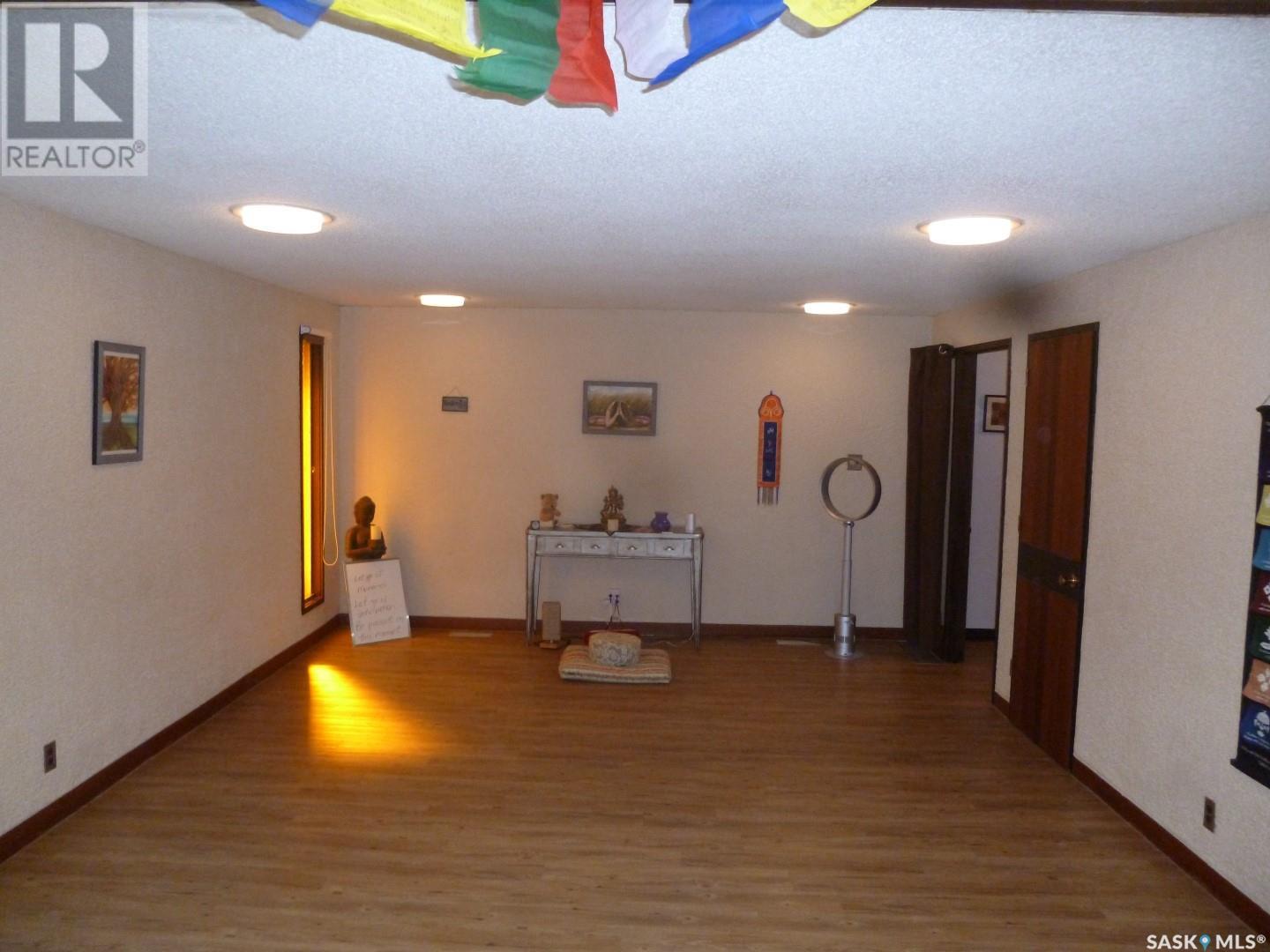 433 3rd Street E, Shaunavon, Saskatchewan  S0N 2M0 - Photo 35 - SK010705