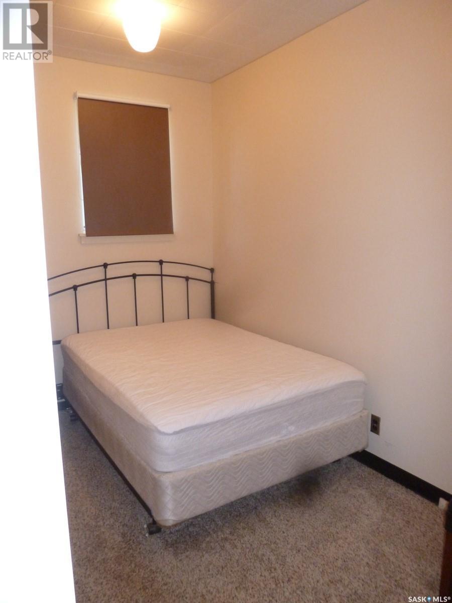 433 3rd Street E, Shaunavon, Saskatchewan  S0N 2M0 - Photo 38 - SK010705