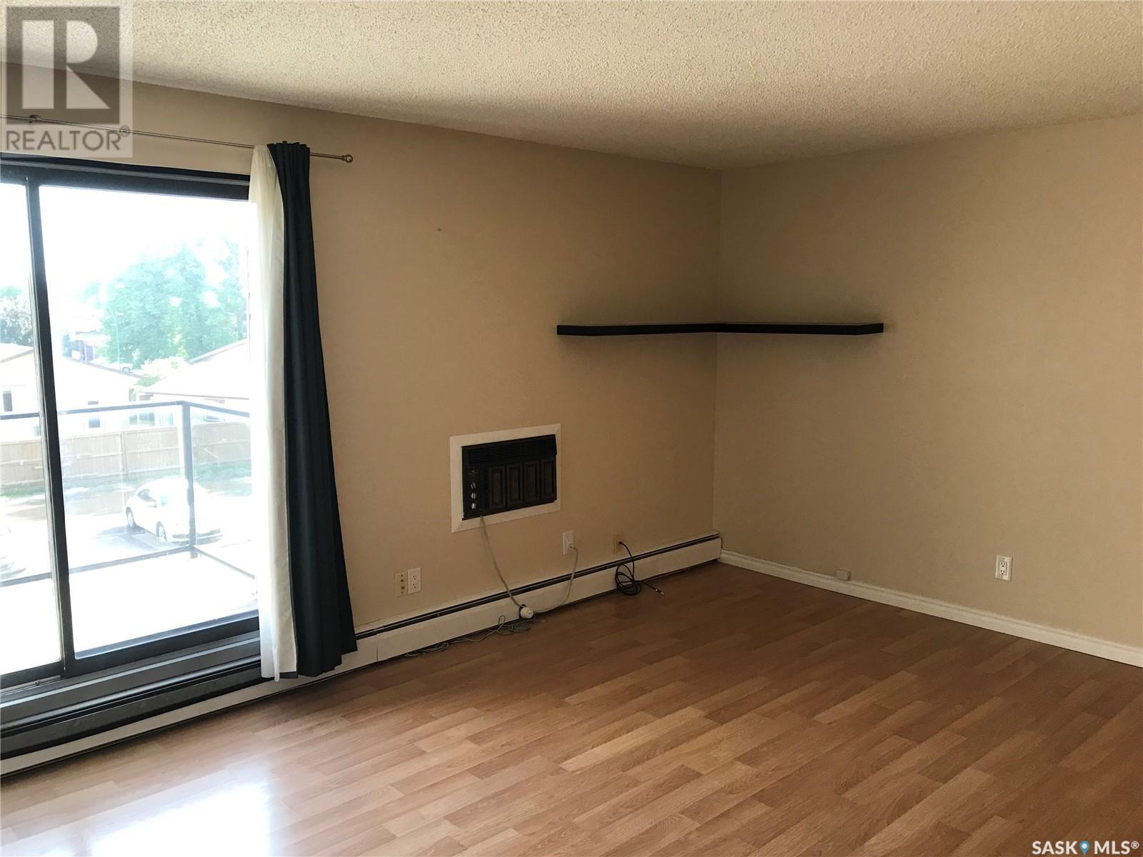 Property at 312 4230 Degeer STREET image 3