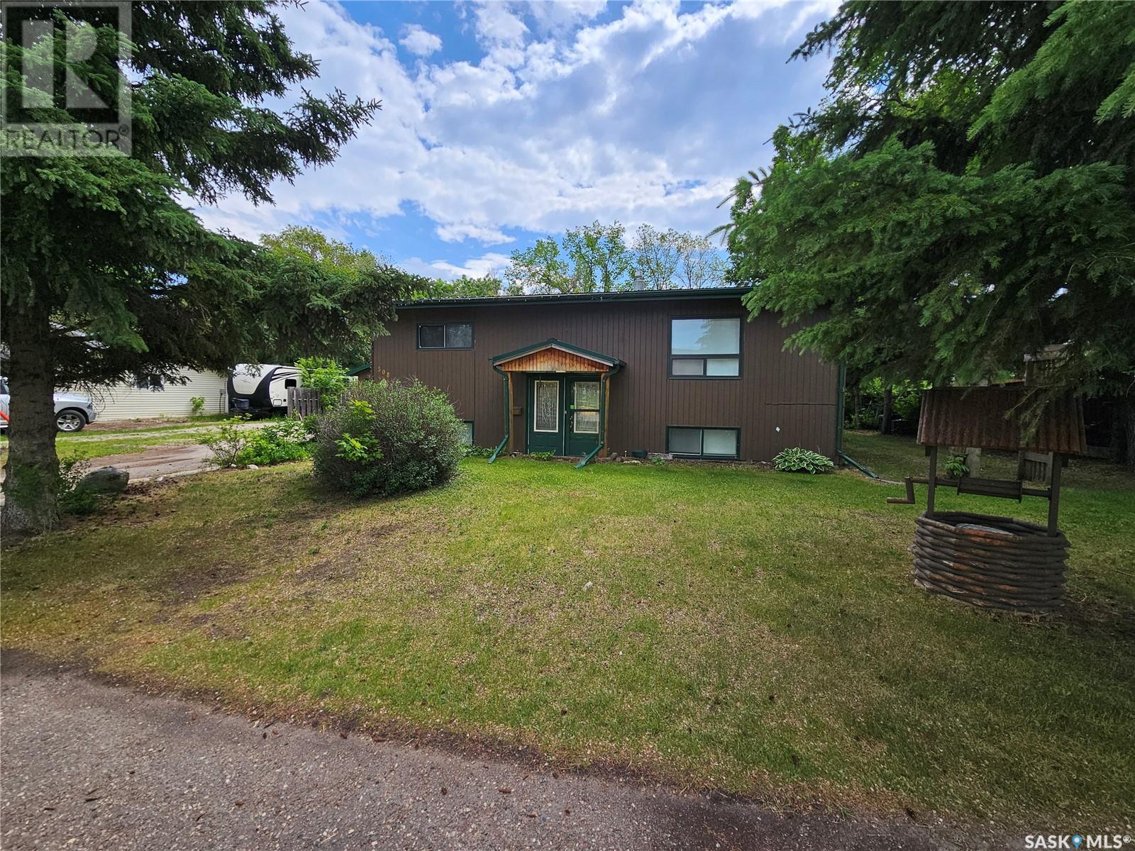 Property at 508 5th AVENUE W image 2