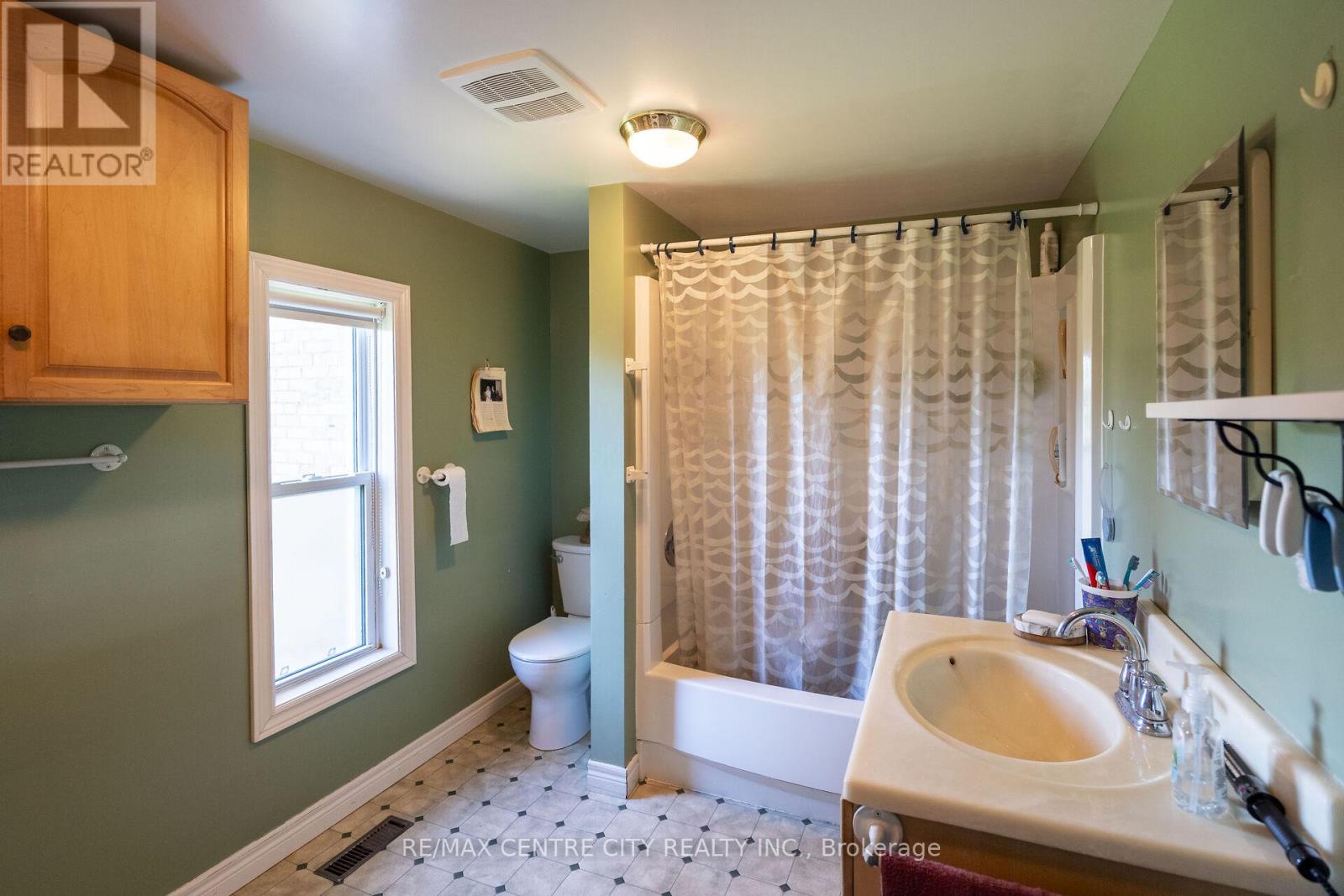 47200 Mapleton Line, Malahide, Ontario  N5H 2R6 - Photo 37 - X12142871