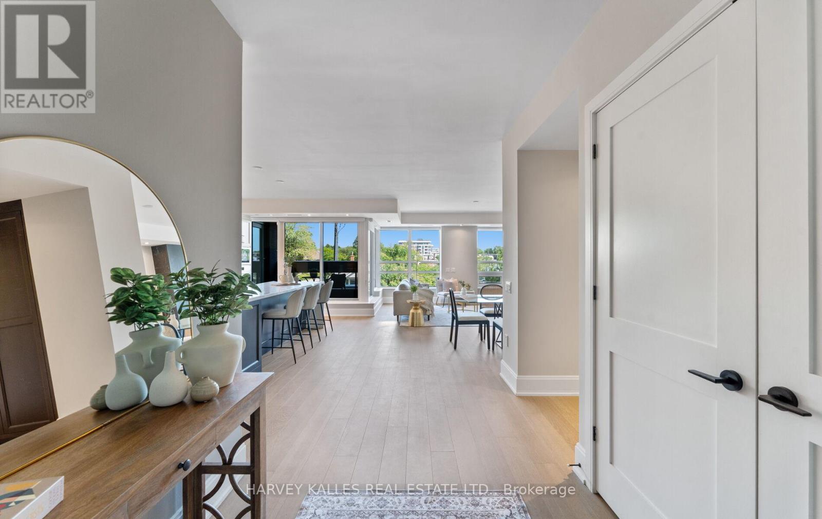 Property at 304 - 355 BEDFORD PARK AVENUE image 3