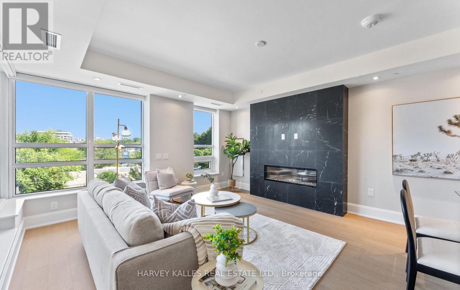 Property at 304 - 355 BEDFORD PARK AVENUE image 4