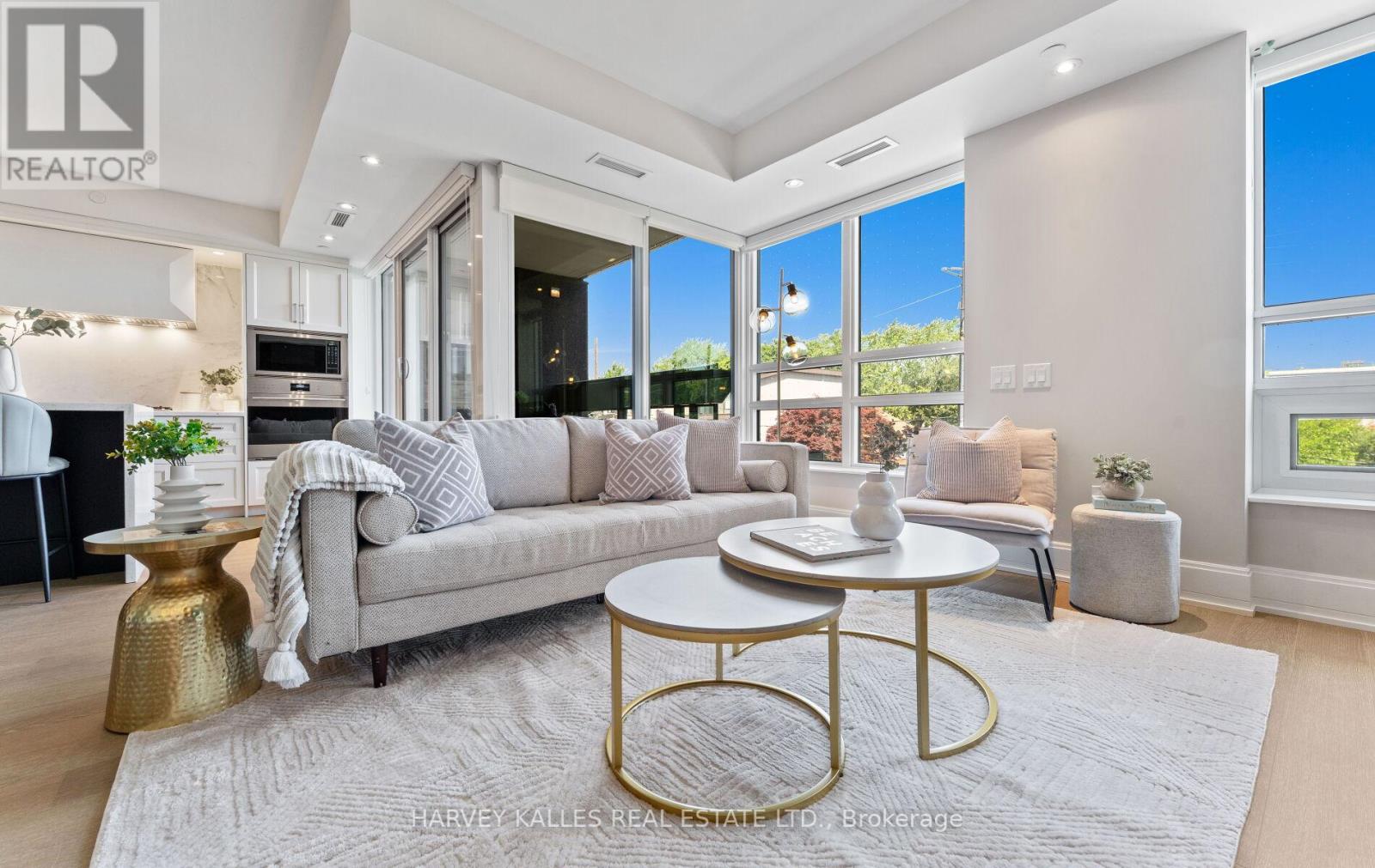 Property at 304 - 355 BEDFORD PARK AVENUE image 5