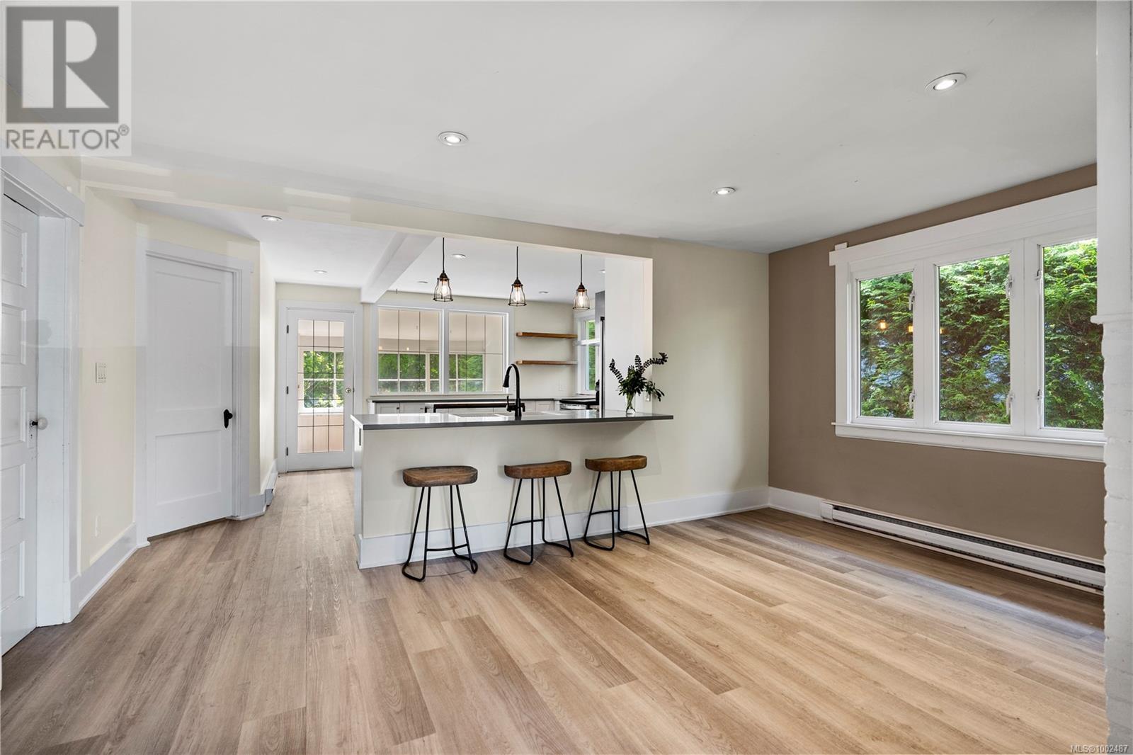 Property at 1719 Lee Ave image 3