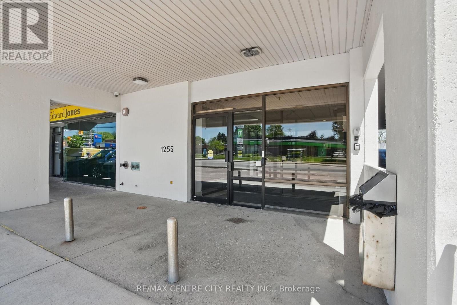 Property at 703 - 1255 COMMISSIONERS ROAD W image 4