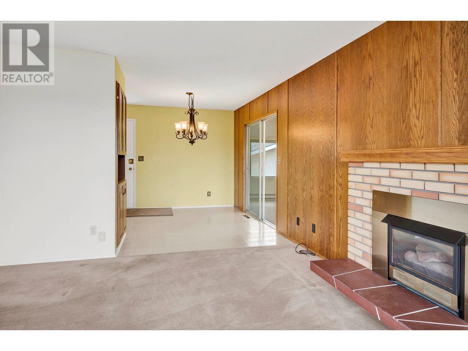 Property at 850 Sicamore Drive image 2