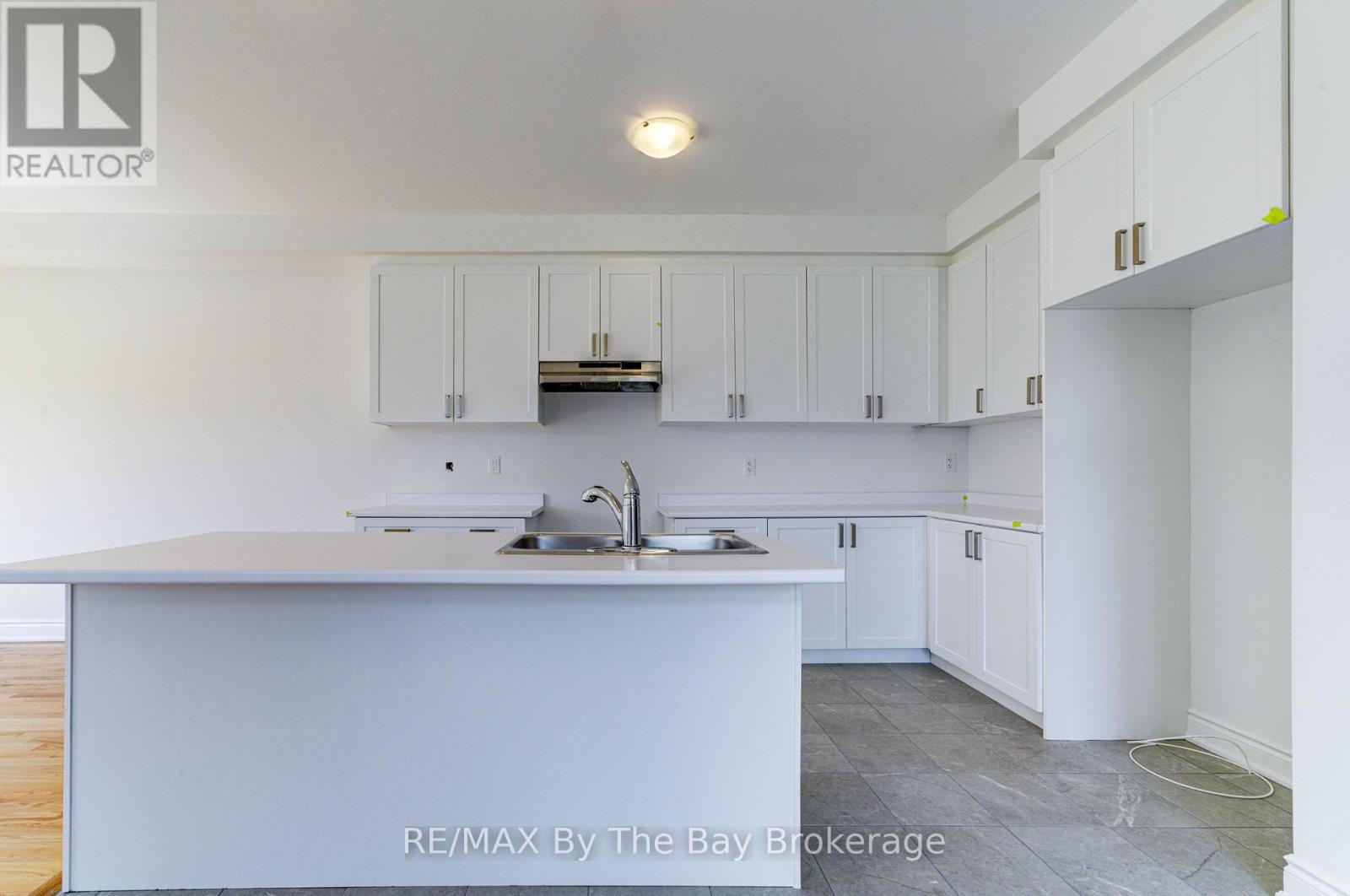 2 Autumn Drive, Wasaga Beach, Ontario  L9Z 0K7 - Photo 13 - S12244504