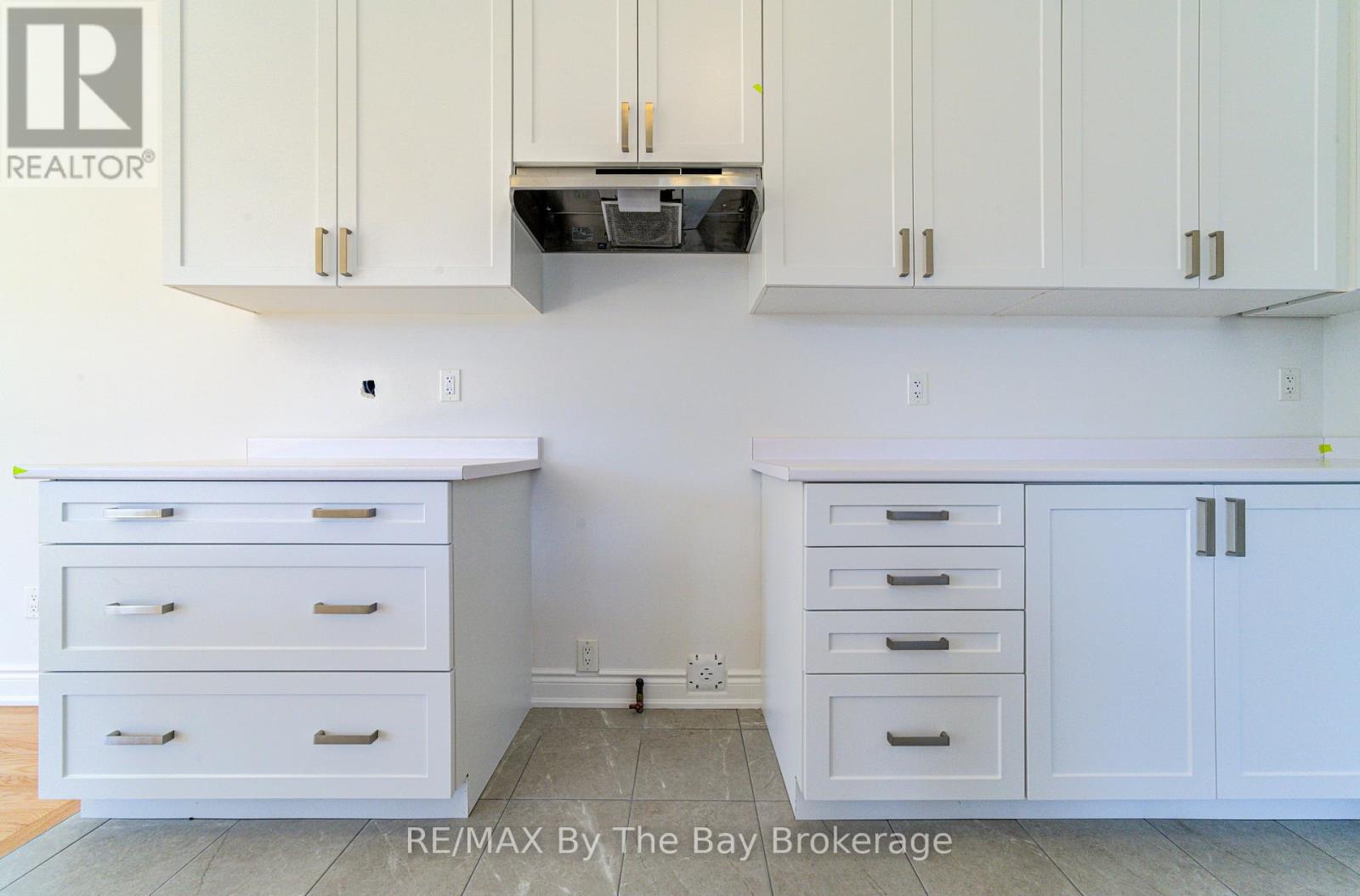 2 Autumn Drive, Wasaga Beach, Ontario  L9Z 0K7 - Photo 14 - S12244504