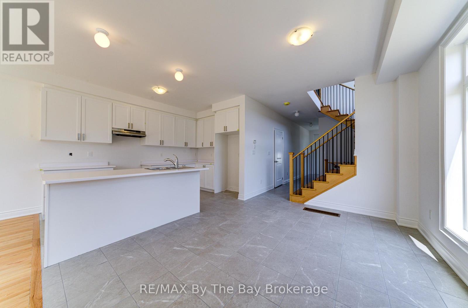 2 Autumn Drive, Wasaga Beach, Ontario  L9Z 0K7 - Photo 8 - S12244504