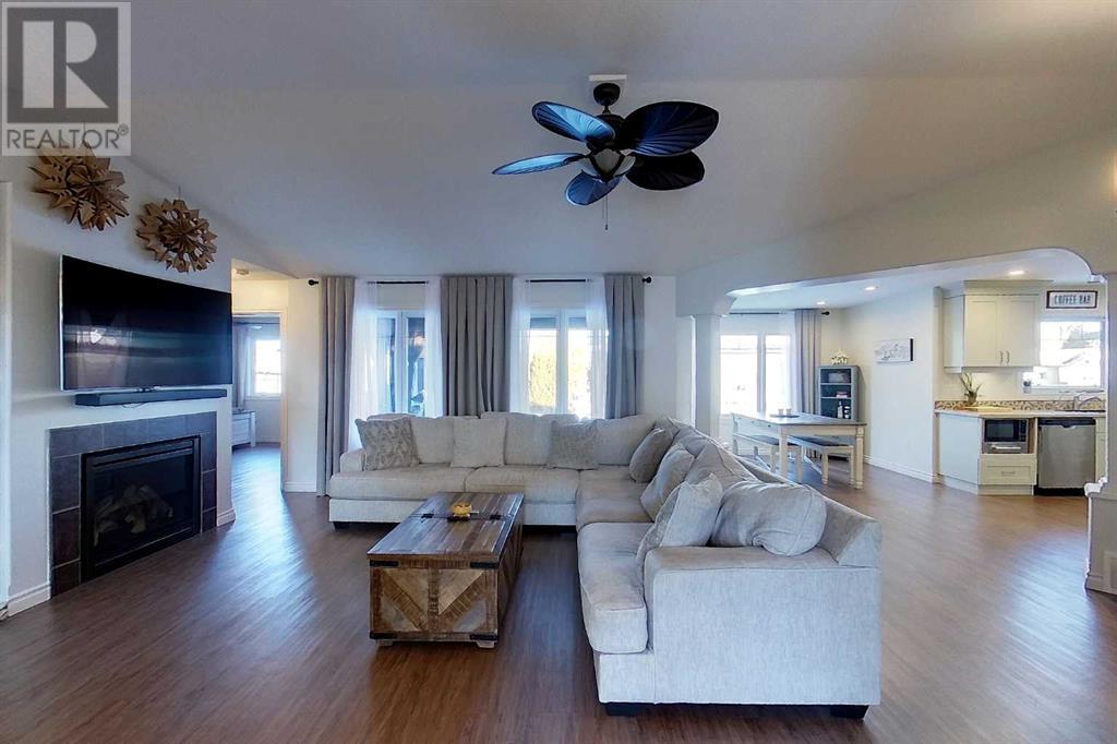 Property at 4108 15 Avenue image 5
