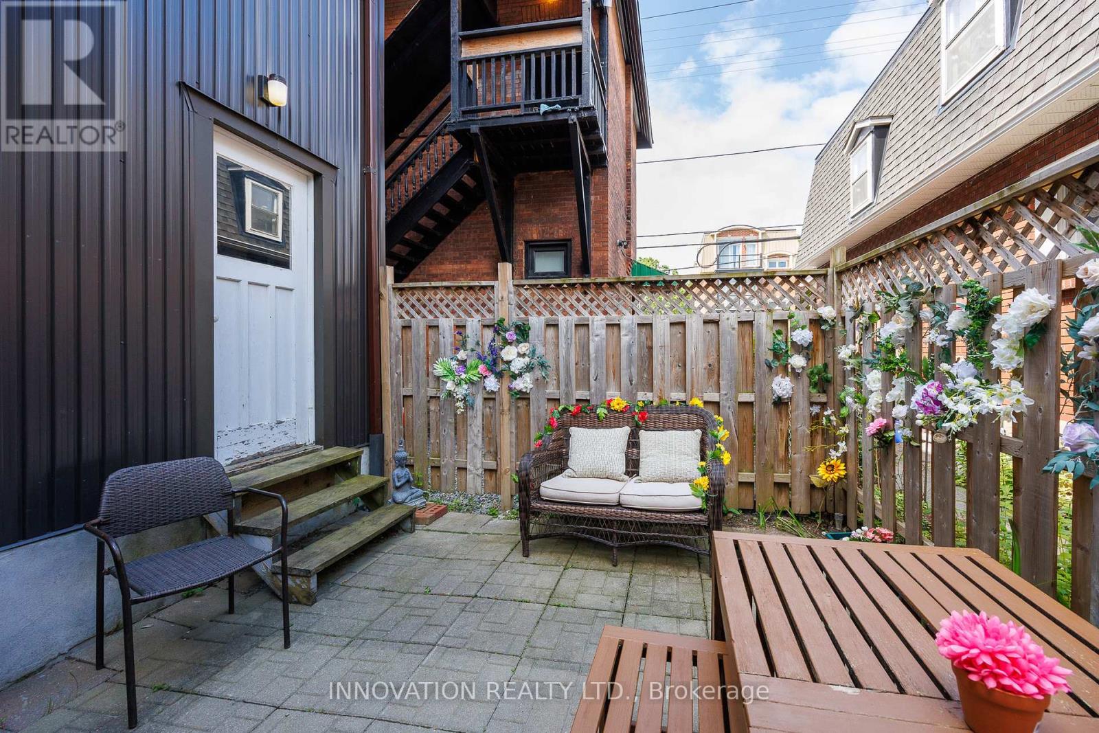 Property at 465 MCLEOD STREET image 3