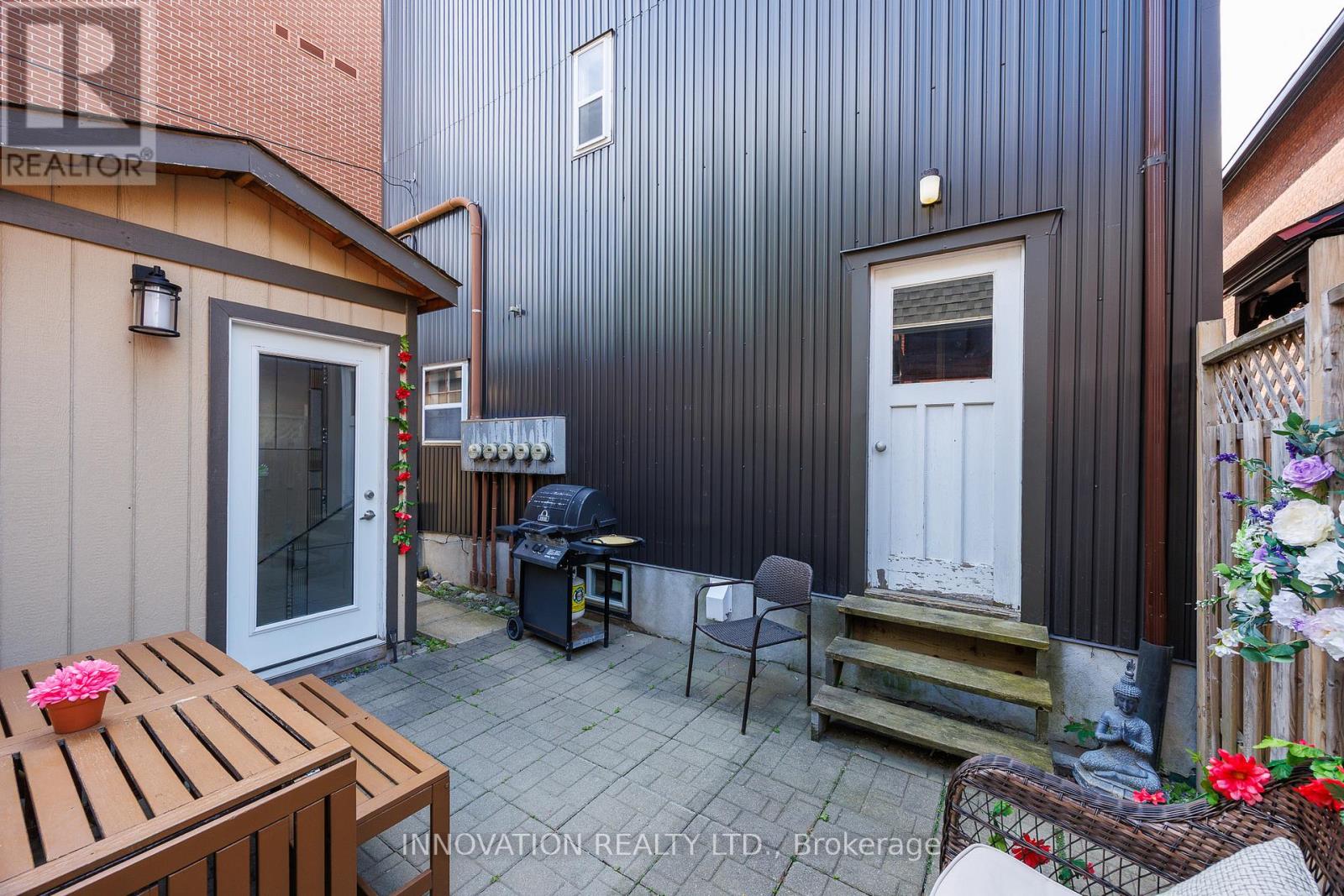 Property at 465 MCLEOD STREET image 4