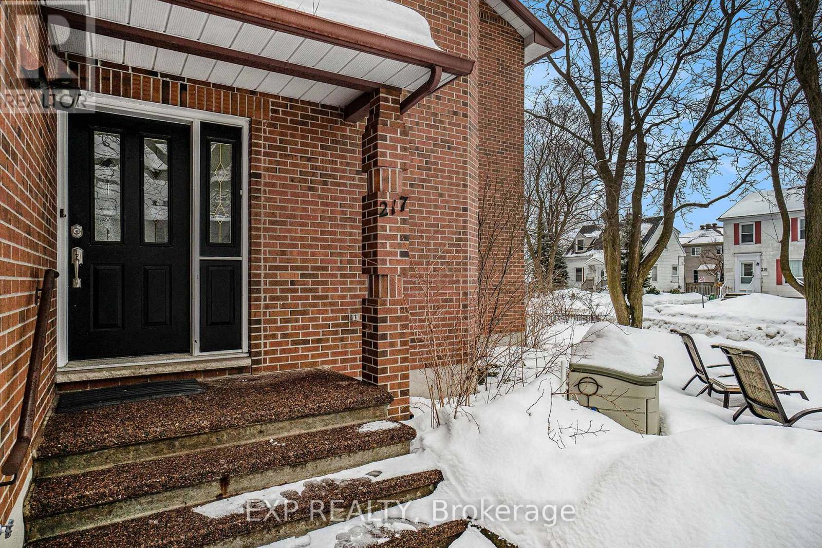 Property at 217 DOVERCOURT AVENUE image 5