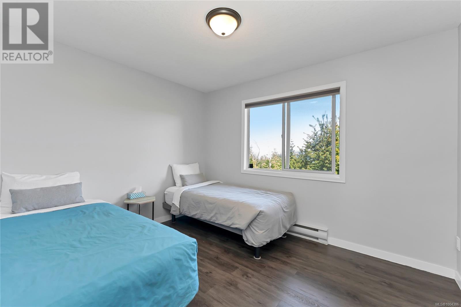 Property at 972 Seapearl Pl image 3