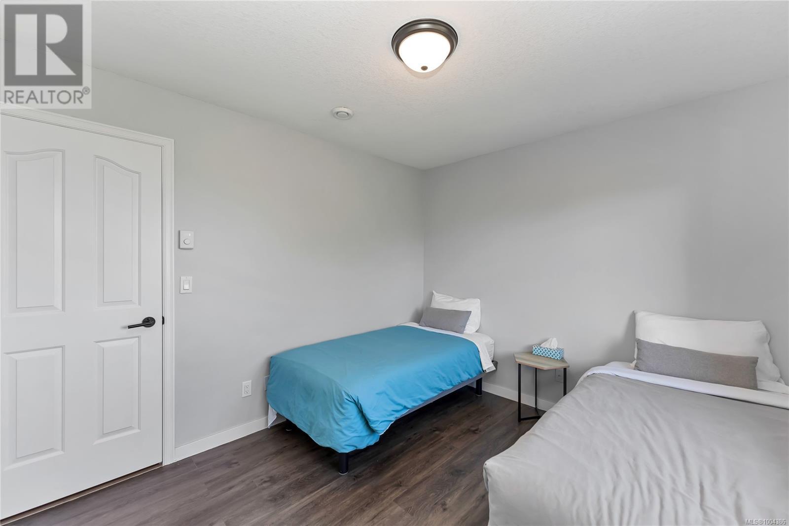 Property at 972 Seapearl Pl image 4