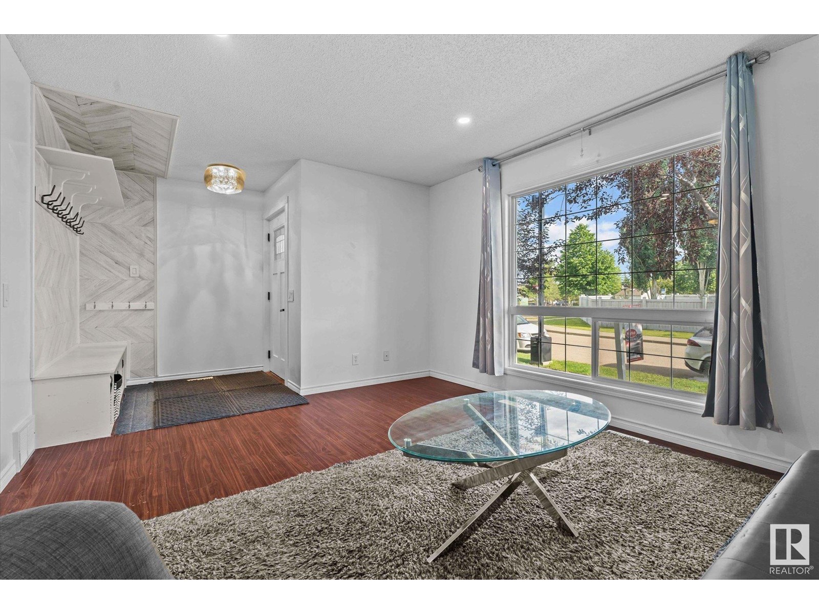 Property at 408 GIBB WD NW image 4