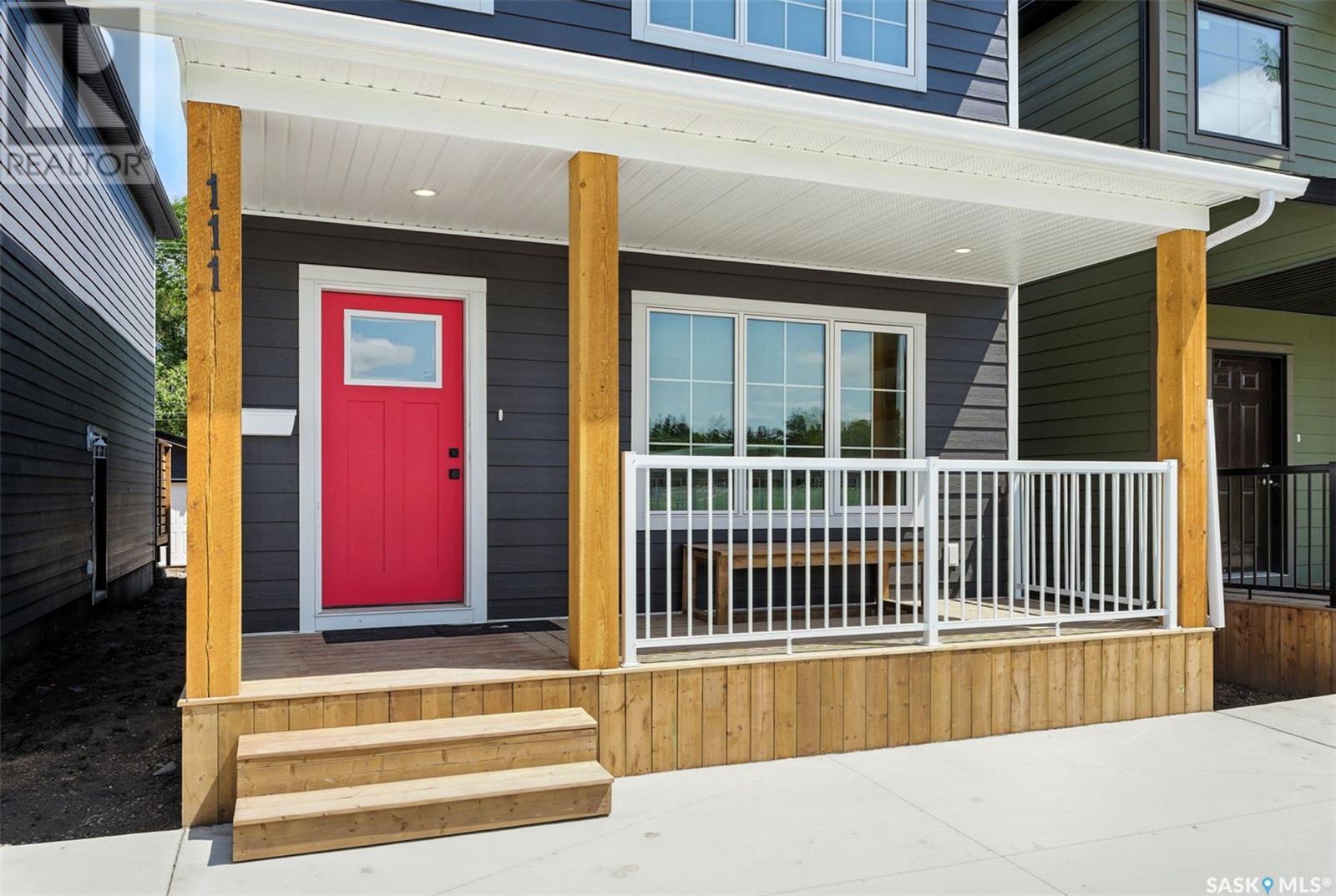 Property at 111 Bottomley AVENUE N image 2