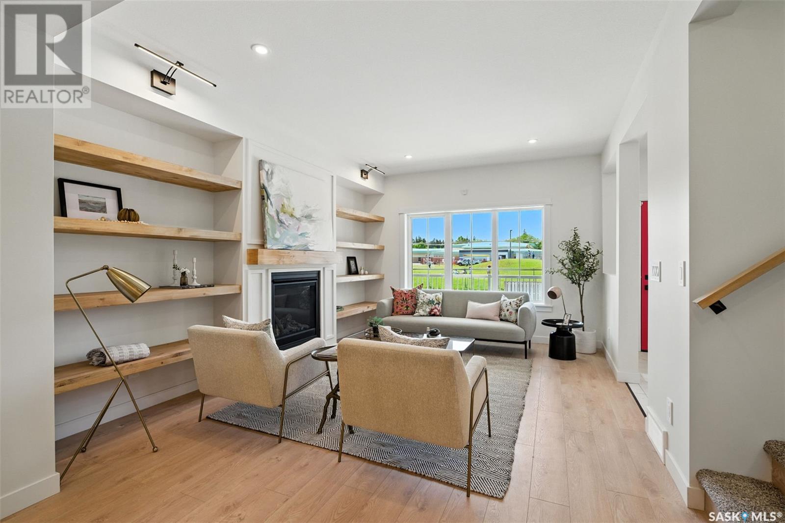 Property at 111 Bottomley AVENUE N image 4