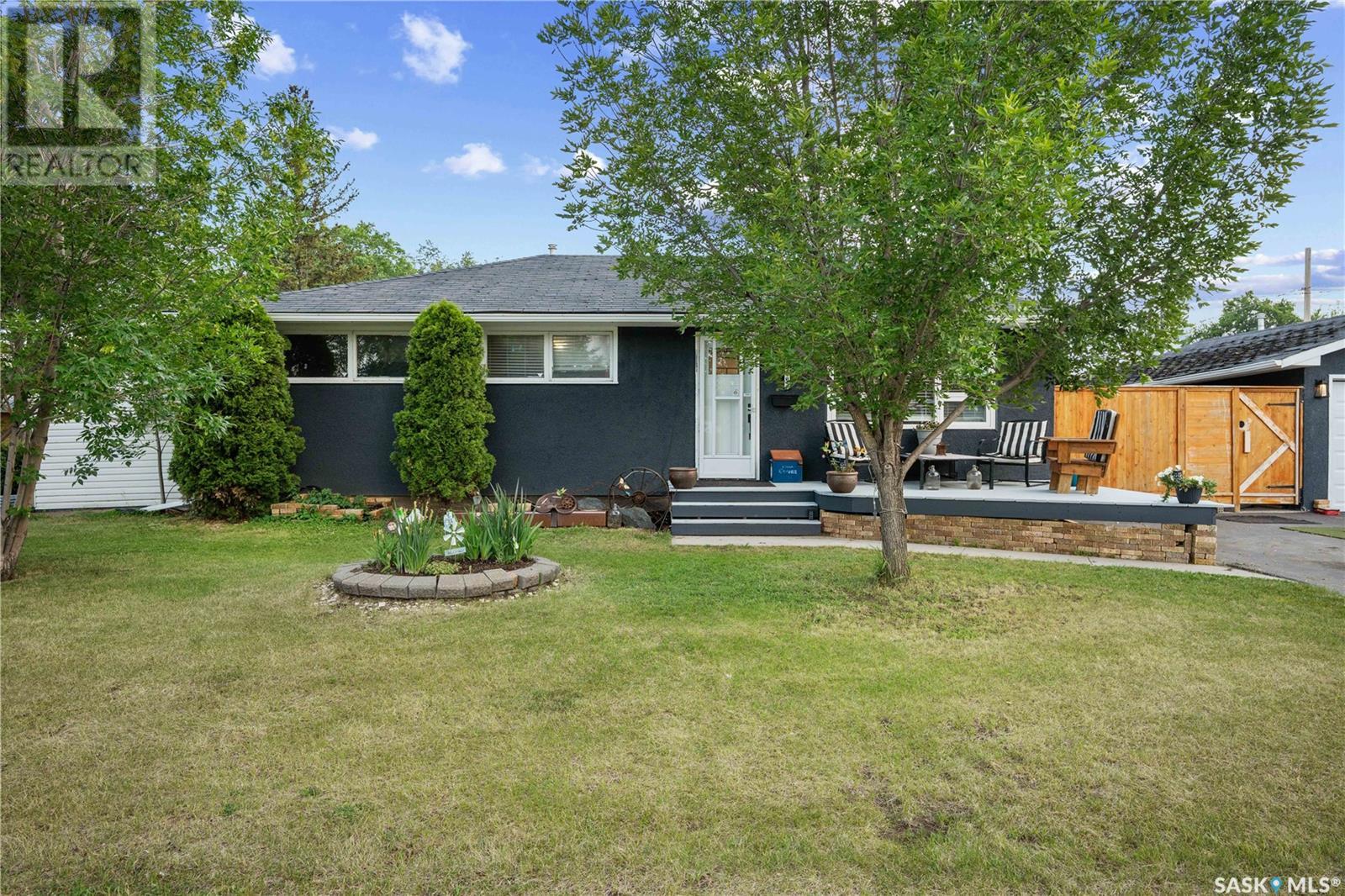 2205 4th AVENUE N, regina, Saskatchewan