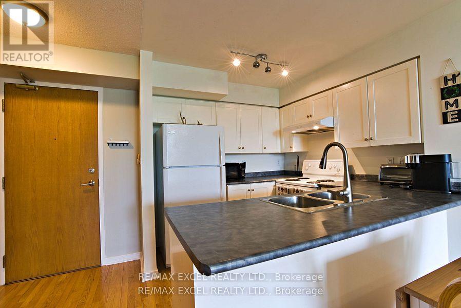 410 - 19 Northern Heights Drive, Richmond Hill (Langstaff), Ontario  L4S 4M4 - Photo 8 - N12244502