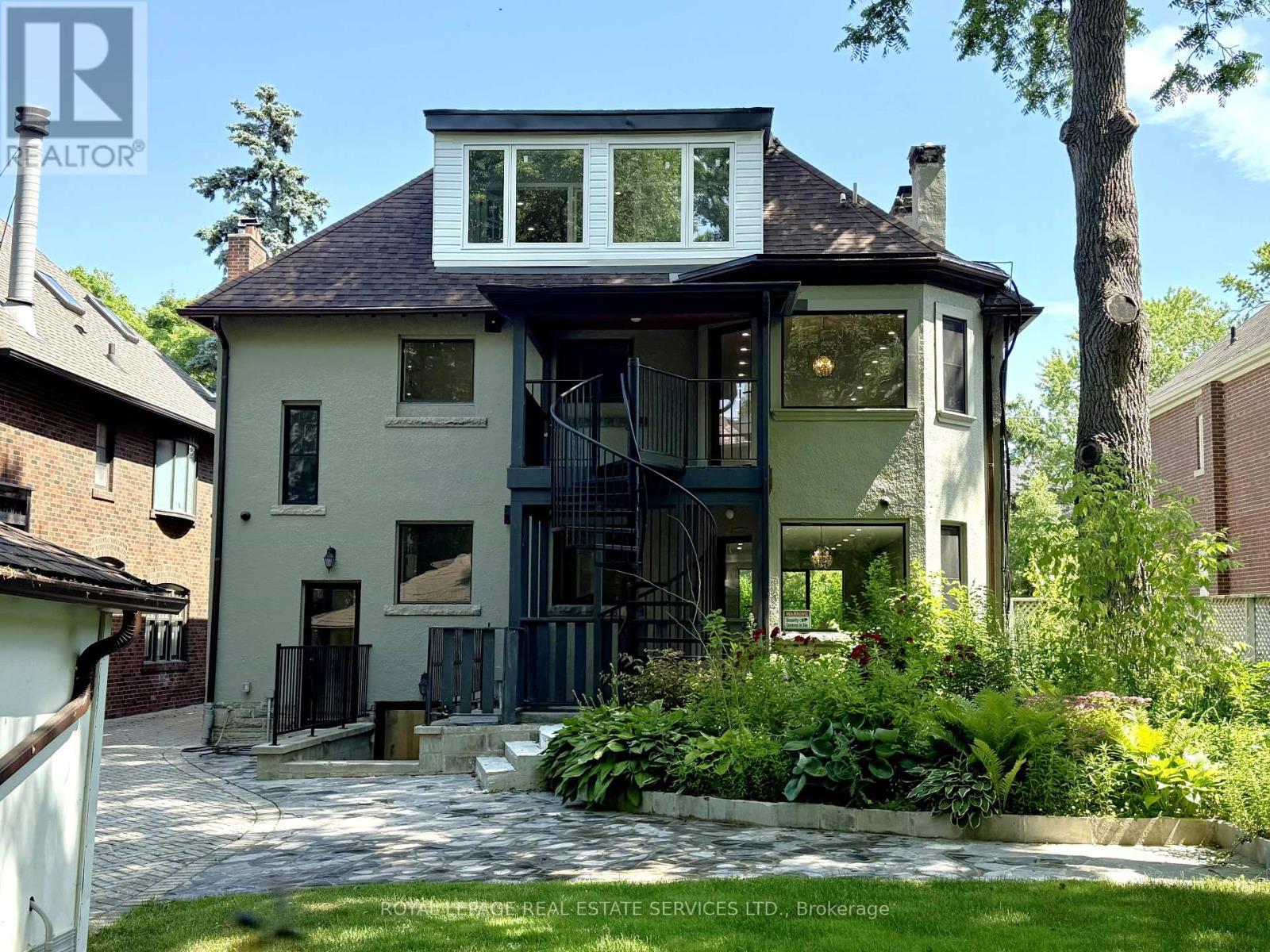 324 Riverside Drive, Toronto, Ontario  M6S 4B2 - Photo 47 - W12241880