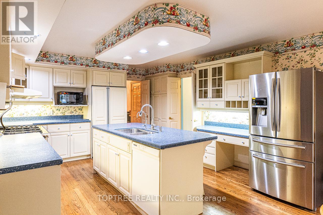 42 Pitcarnie Crescent, London North, Ontario  N6G 4N4 - Photo 16 - X12244632