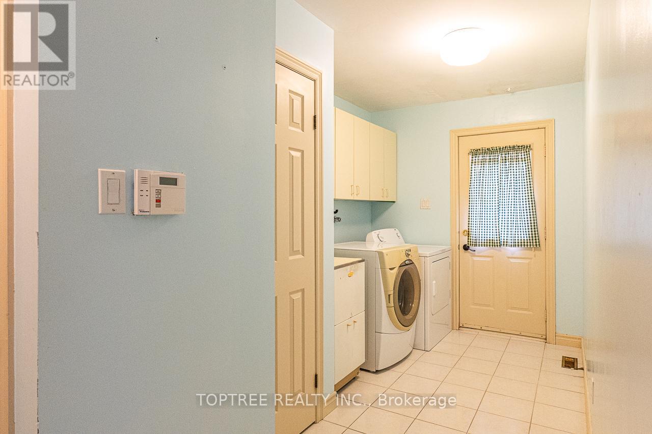 42 Pitcarnie Crescent, London North, Ontario  N6G 4N4 - Photo 22 - X12244632