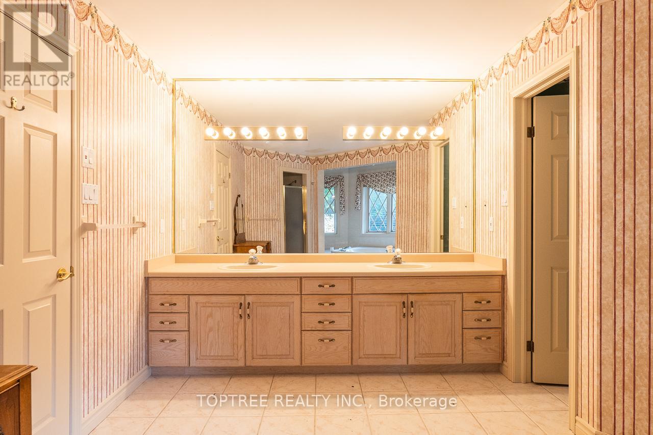 42 Pitcarnie Crescent, London North, Ontario  N6G 4N4 - Photo 36 - X12244632