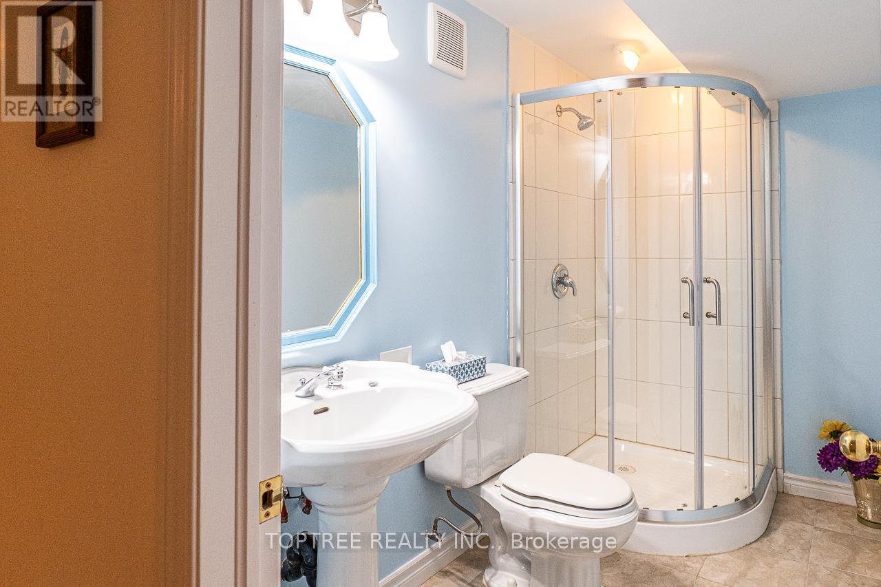 42 Pitcarnie Crescent, London North, Ontario  N6G 4N4 - Photo 41 - X12244632